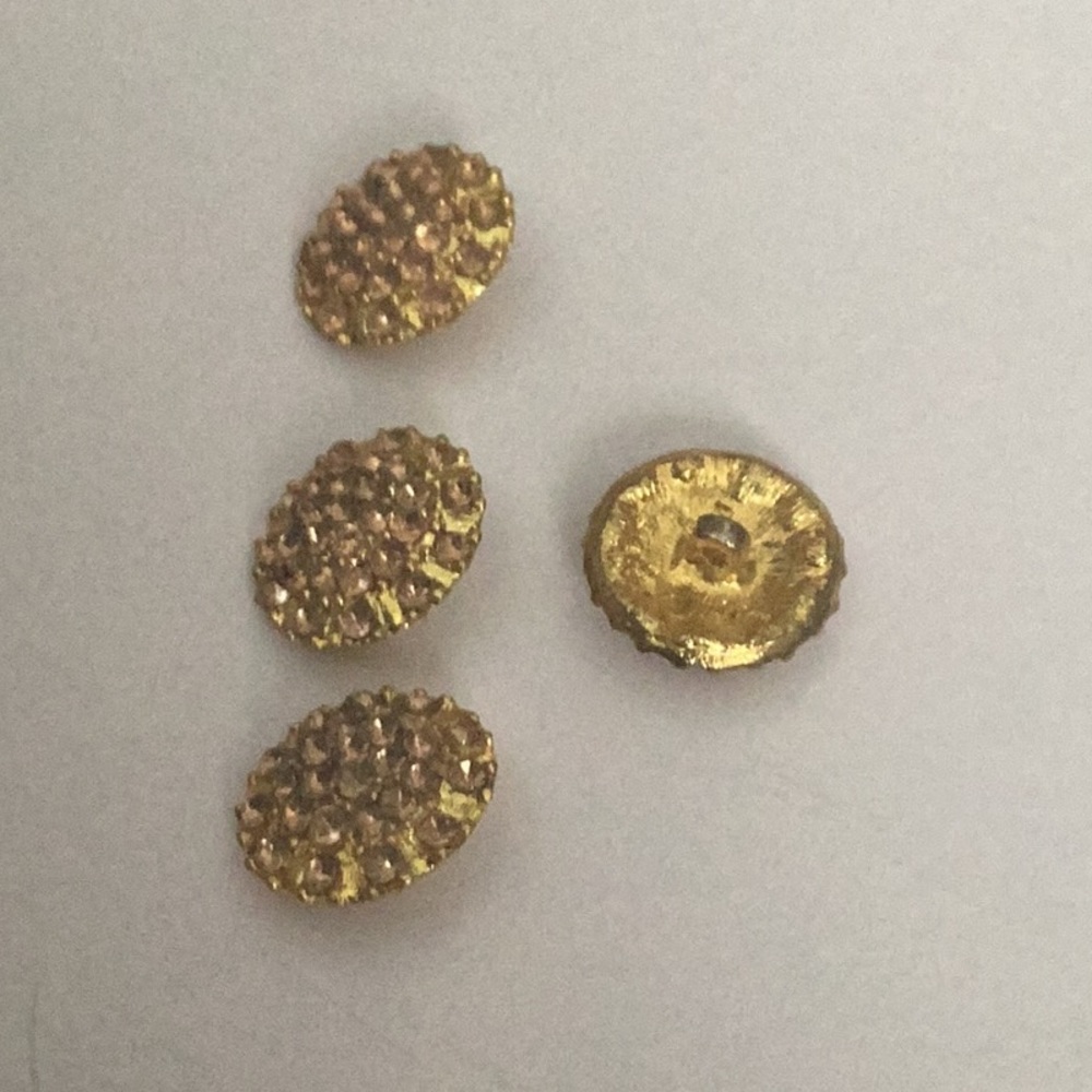 Buttons and snaps . - Picture 2 of 5